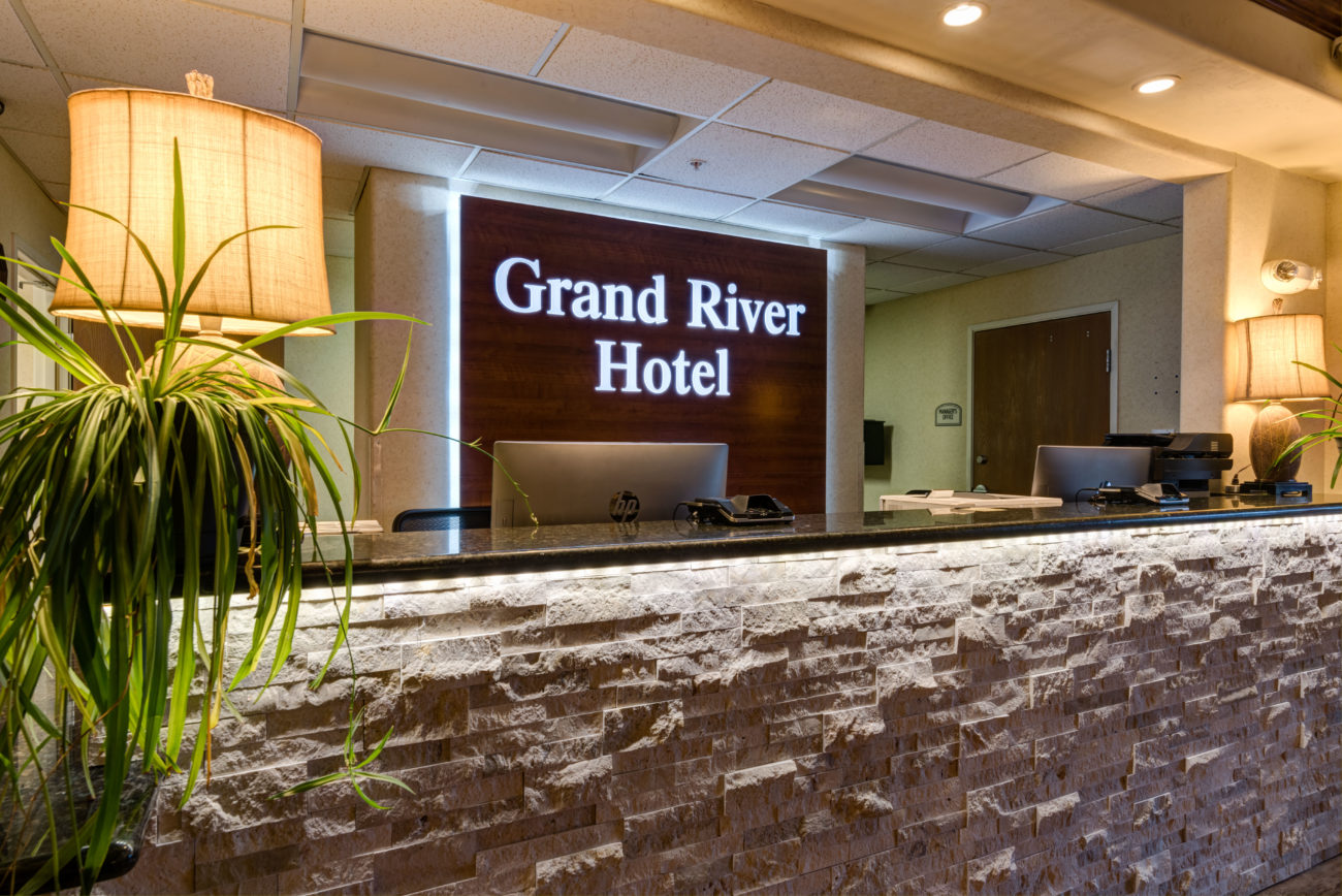 Grand River Hotel Parachute CO Hotel Parachute CO   Grand River Front Desk 2 E1517975496669 